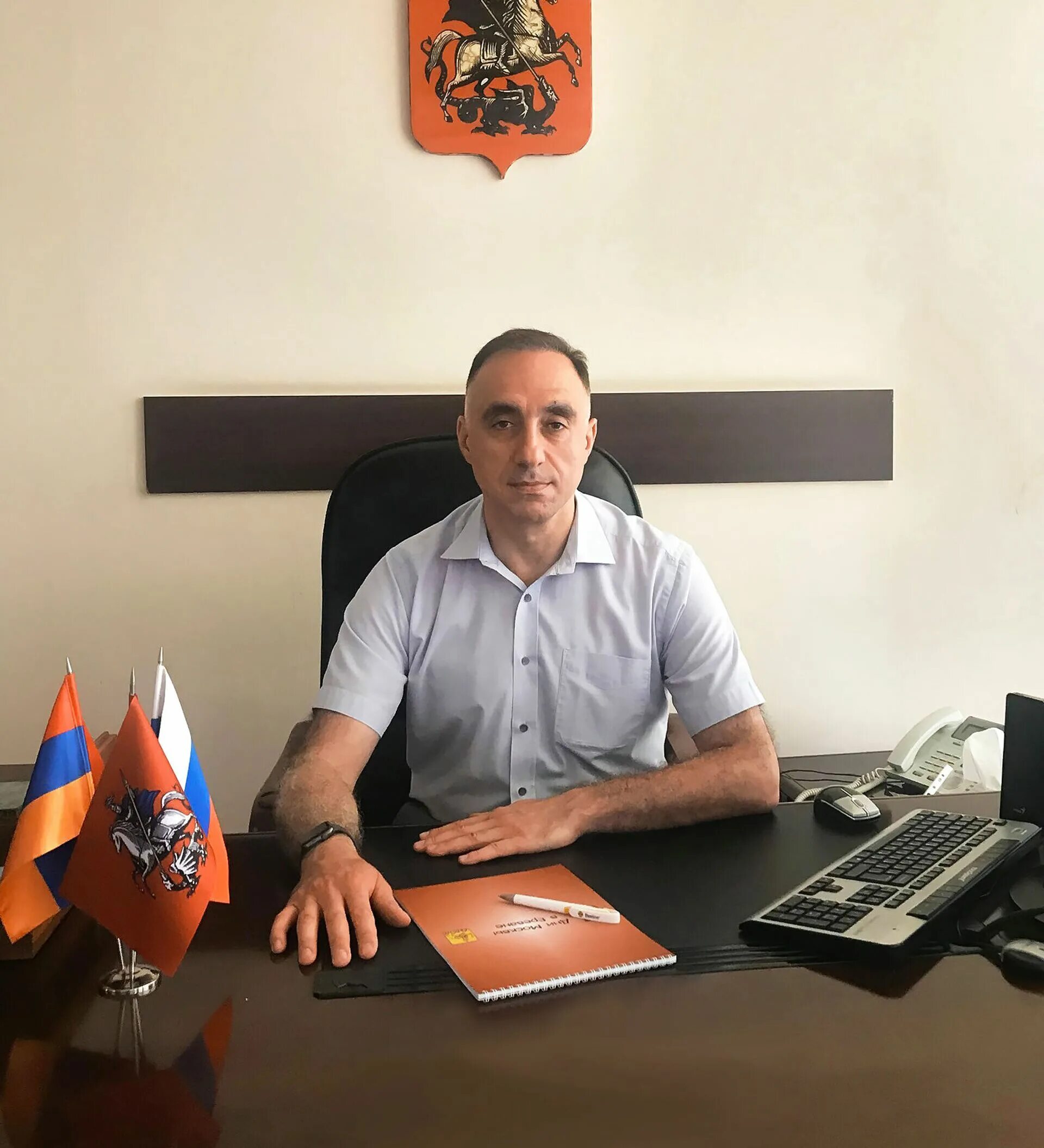 Встречи в книжном магазине. Московский дом романса зал. Московский дом руководитель. Надежда михайлова московский дом. Московский дом руководитель.