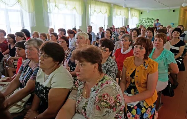 Погода долгово новичихинского района алтайского края. Мельниково Алтайский край Новичихинский район. Школа Новичиха Алтайский край. Новичихинский район село Мельниково. Школа в с Мельниково Новичихинский район Алтайский.