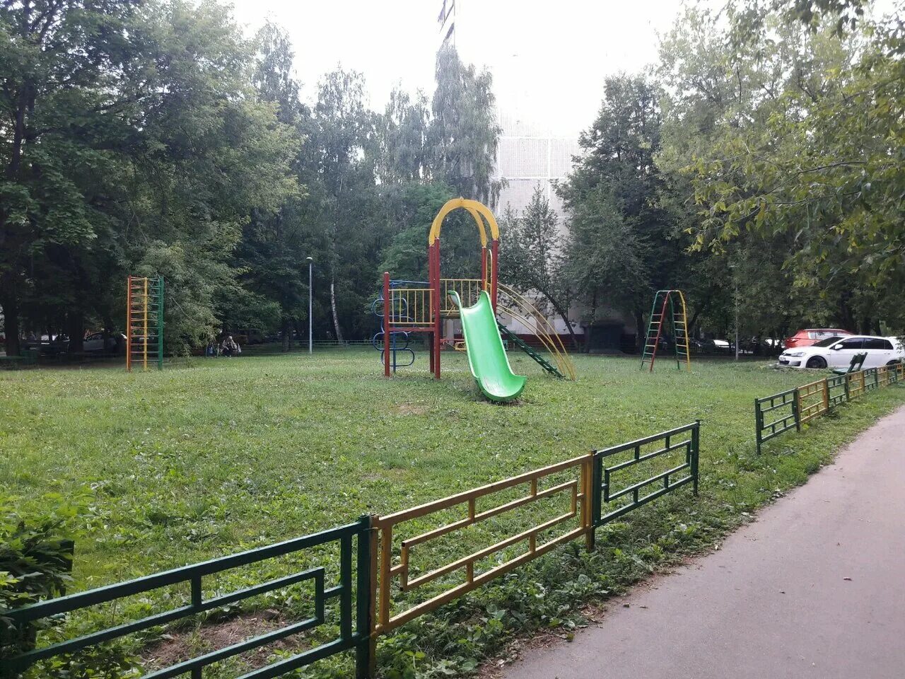 детская площадка в россии. новая детская площадка москва метро орехово борисов южной. баскетбольные площадки в орехово-борисово. детская площадка в царицыно орехово борисово. детская площадка в заповеднике царицыно.