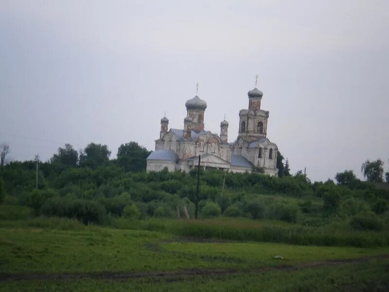 Погода банищи льговский район курская область. Банищи Льговский район Курская область. Церковь Банищи Льговский район. Село Банищи храм. Деревня Банищи Курская область.