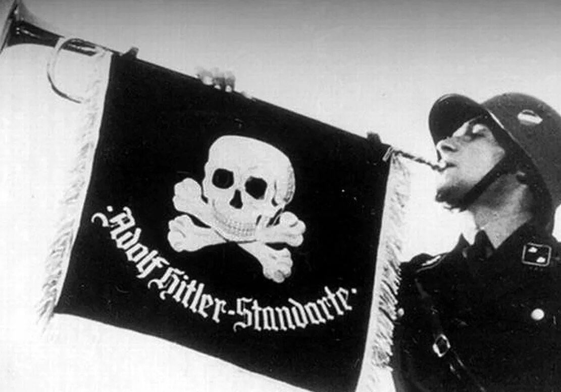 Мертвая голова рейх. Дивизия СС Тотенкопф. Дивизия СС мертвая голова. Дивизия SS Totenkopf.