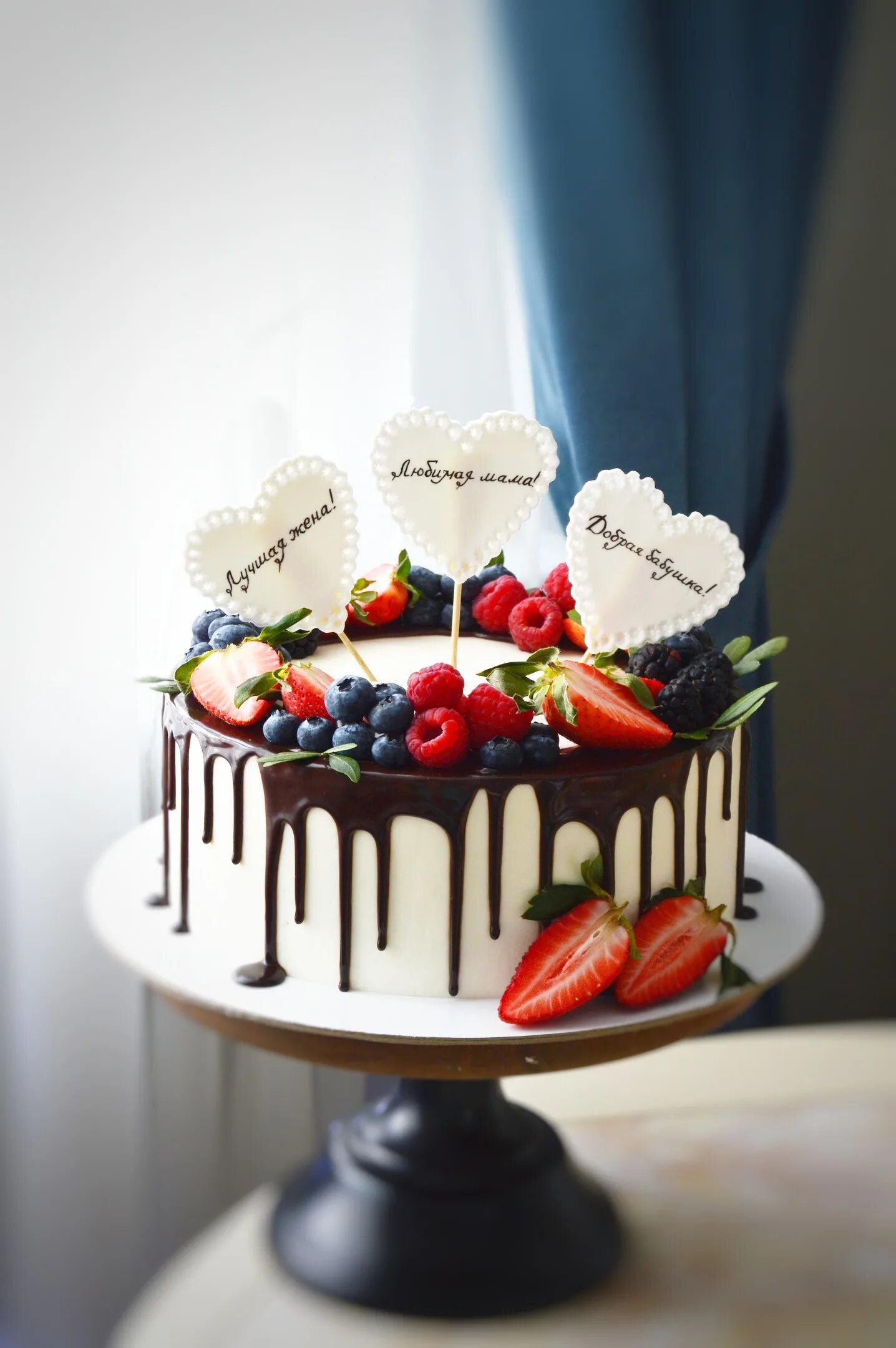 торт для мамы. торт любимой маме с юбилеем. торт с надписью. торт маме на др. надпись на торте для мамы.