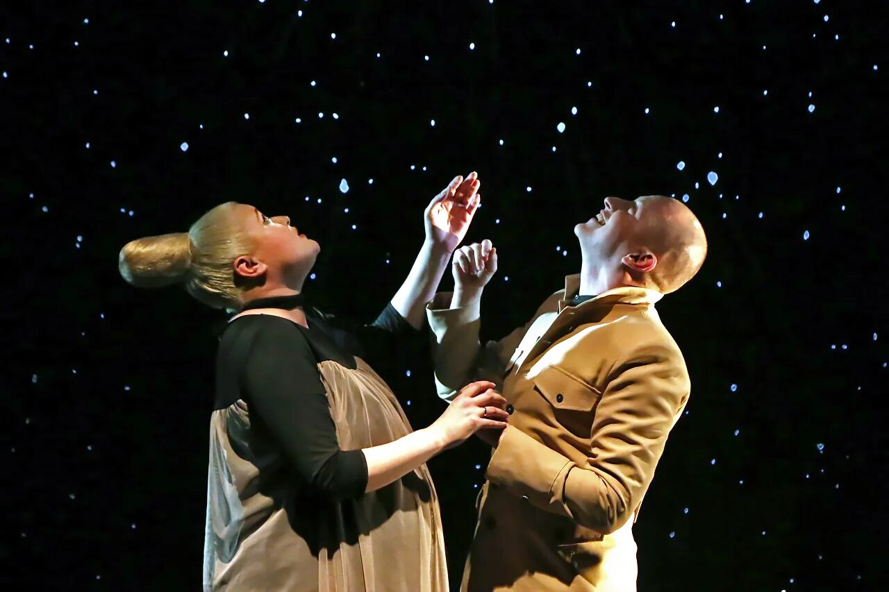 спектакль долгий рождественский обед театр на васильевском. театр на васильевском долгие рождественские обед актеры и роли. долгий рождественский обед театр на васильевском. долгий рождественский обед. постановеи в театрп в обед.