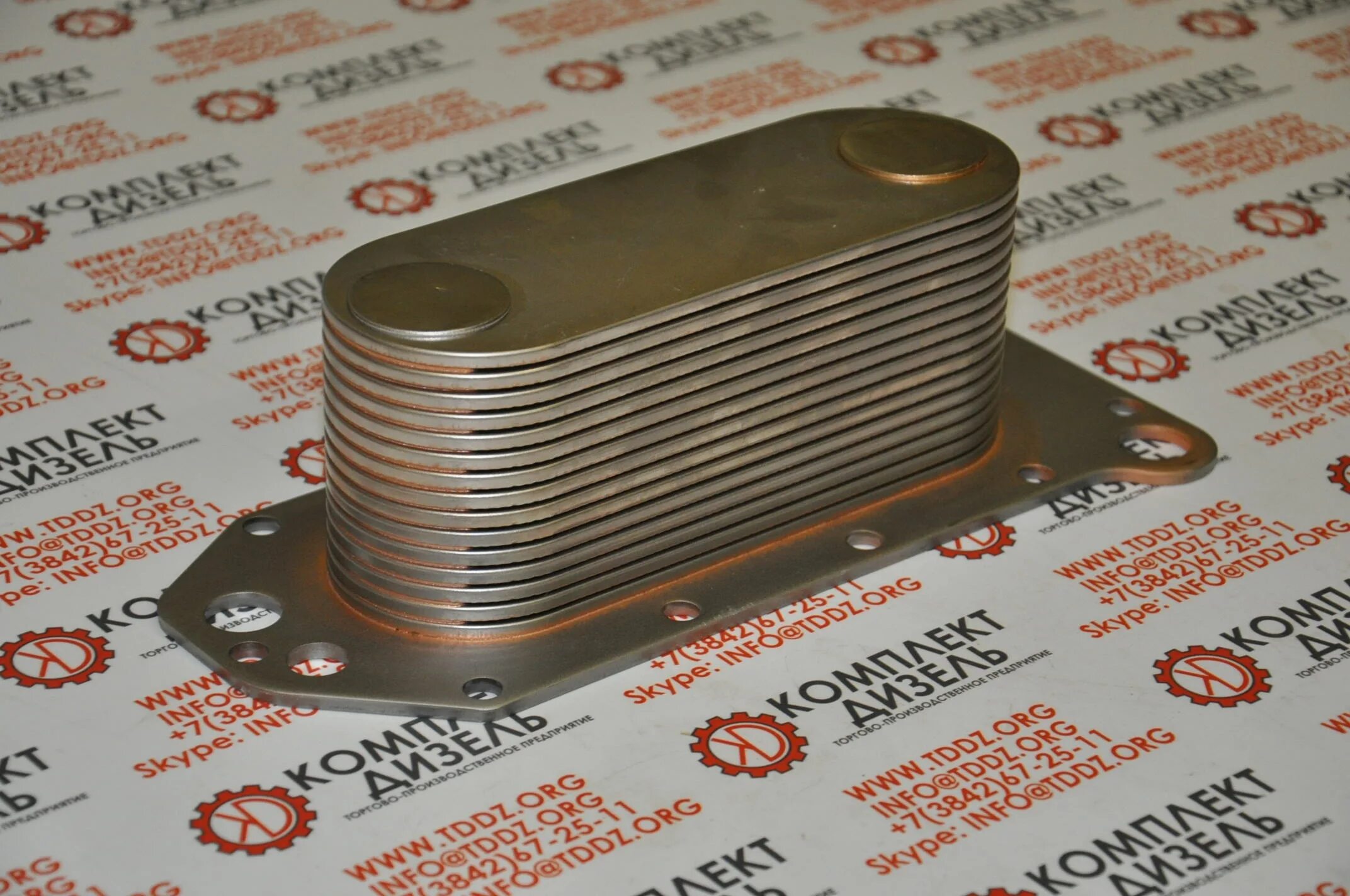 охладитель масла на двигатель perkins yh81073. теплообменник форд рейнджер 2. охладитель масла 20м. маслоохладитель двигателя. 5 теплообменник.