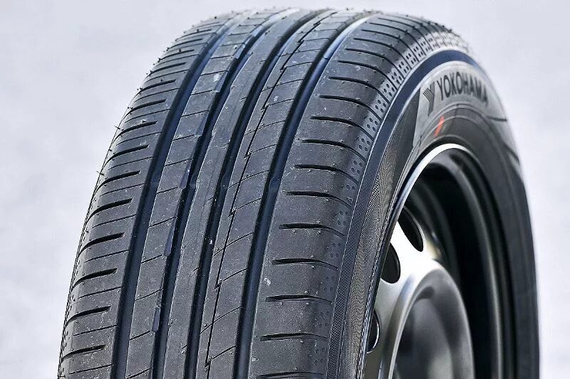 Yokohama BLUEARTH ae50. Шины Yokohama BLUEARTH-A AE-50. Летняя резина Yokohama BLUEARTH ae50. 225/50r17 Yokohama ae50 98w.