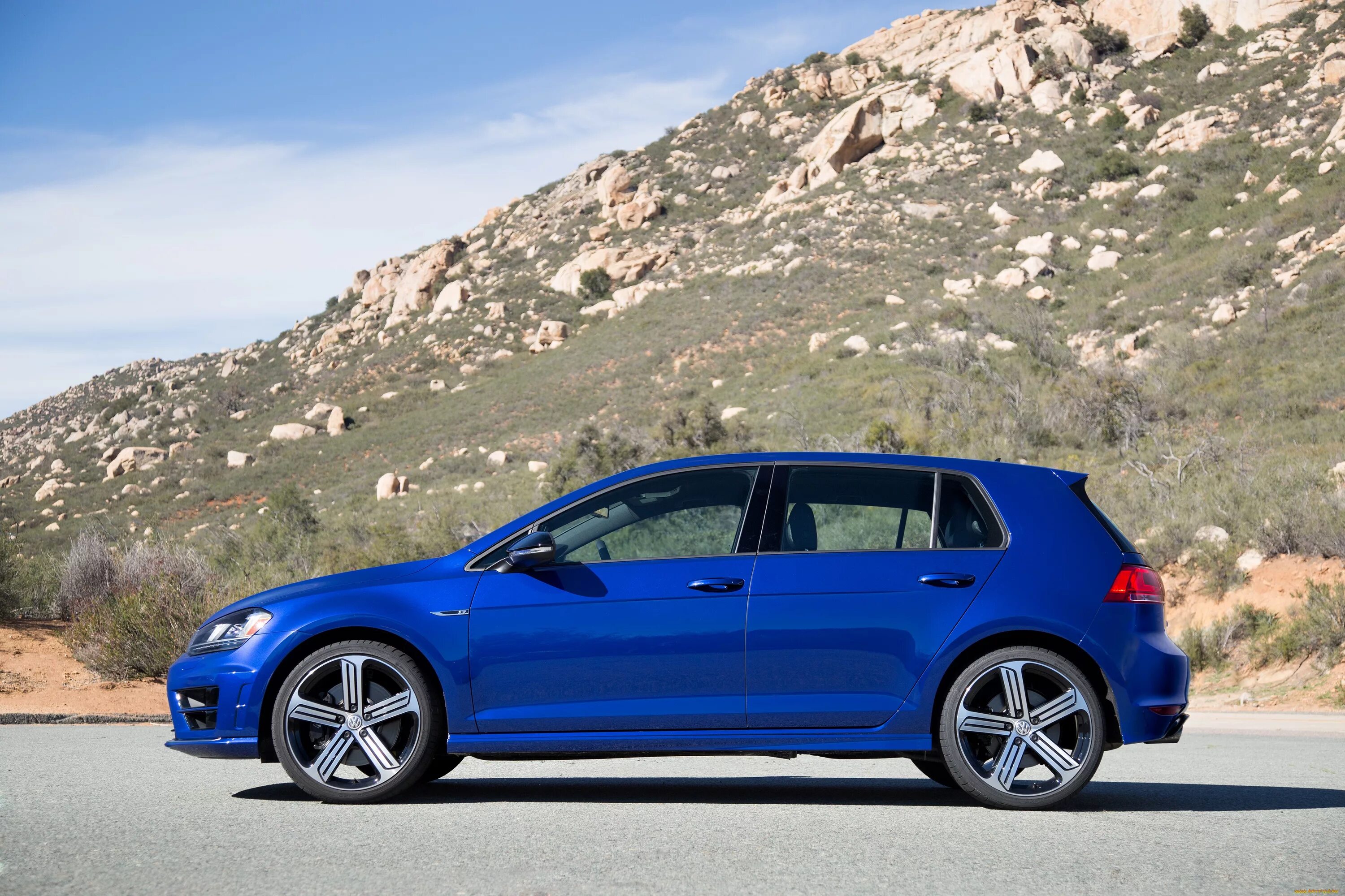 Фольксваген гольф 2016. Фольксваген гольф р 2016. volkswagen golf 2016 hatchback. golf 6 r. гольф r 2015.