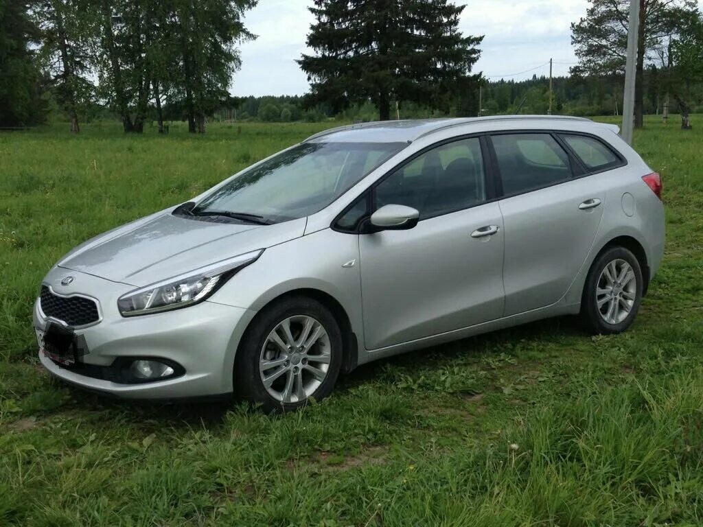 Kia Ceed 2013 универсал. Kia Ceed универсал серебристый. Kia Ceed 2012 серебристая. Серебристый Киа СИД универсал 2012.