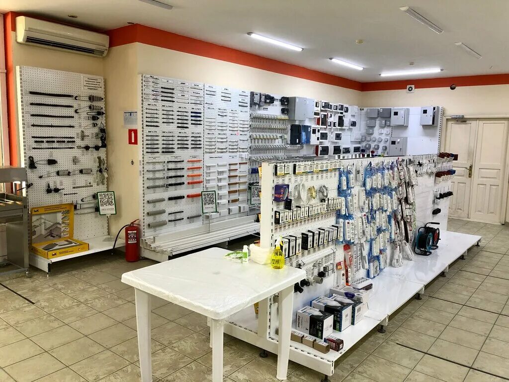 Витрина электрики в магазине. Вайлдберриз электротовары. Магазин электрооборудования. Вайлдберриз электротовары. Витрина электротоваров.