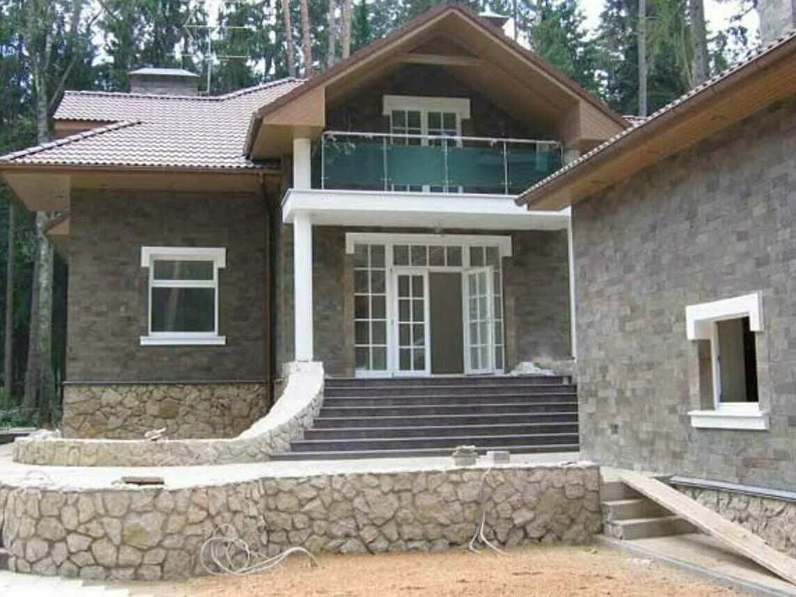 Дом облицовкой камня фото stone foundation Google Search Stone veneer exterior, Exterior stone, Stone si