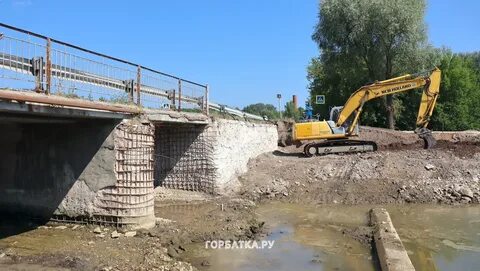 Опора моста плотины