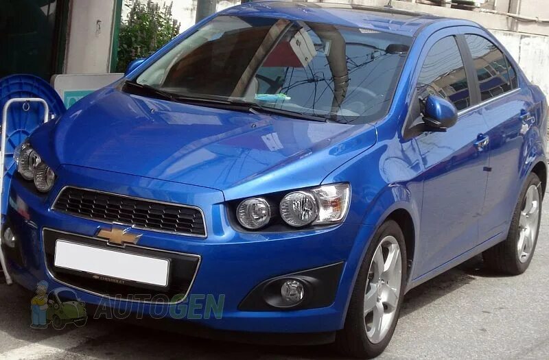 Авео т300 синяя. Chevrolet Aveo t300. Chevrolet Aveo (t300) 2011. Chevrolet Aveo t300 синий. Бампер передний т300 купить