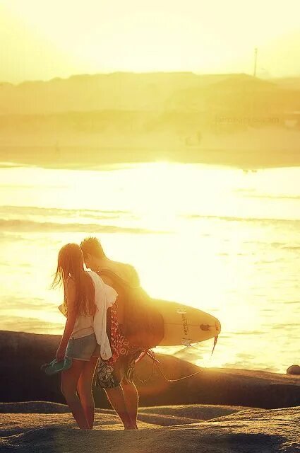 Hot like summer. Серфинг парень и девушка. Лето любовь. Мое лето любви. Серфинг стоя на руках.