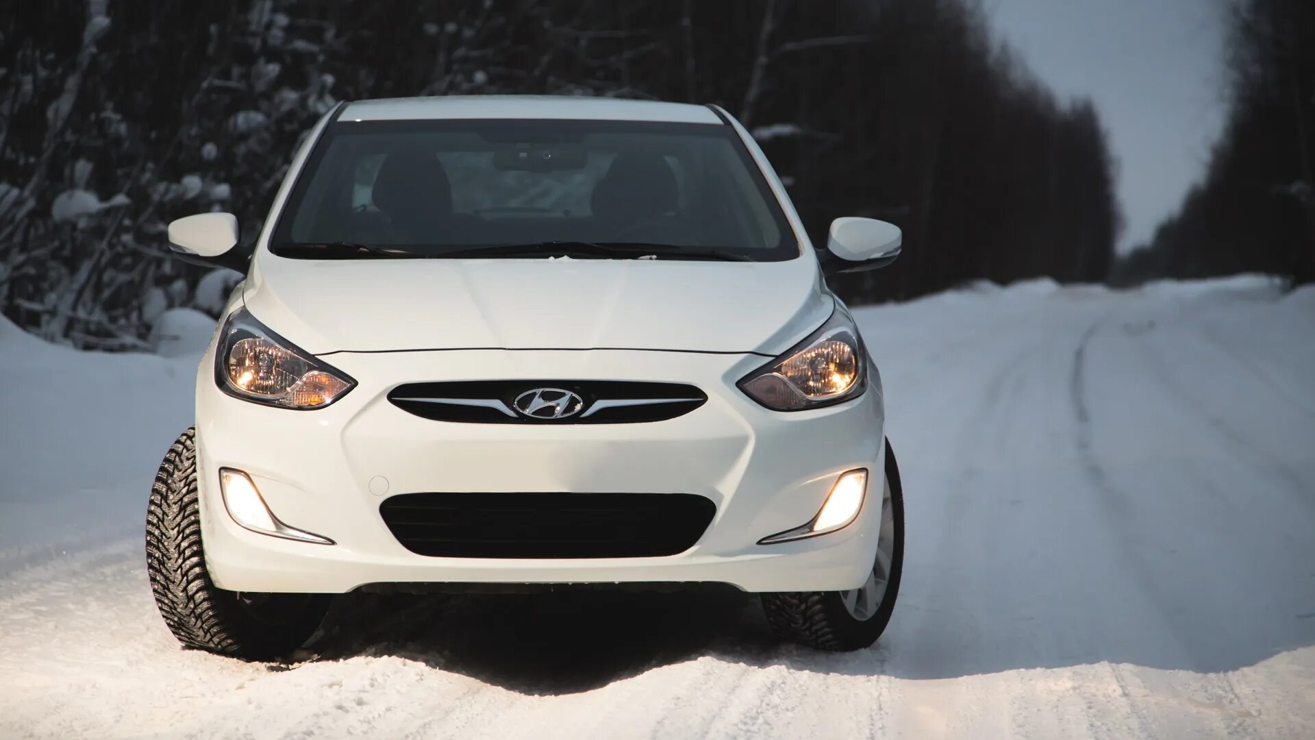 Автомобиль хендай солярис. Hyundai solaris 2010-2017. хендэ солярис 2013 зима. хендай солярис 2014 зимой. хендай солярис 2013 года зима.