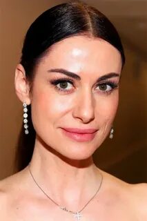 Көліктегі орыс аяқпен жұмыс жасау бейнелерін қараңыз