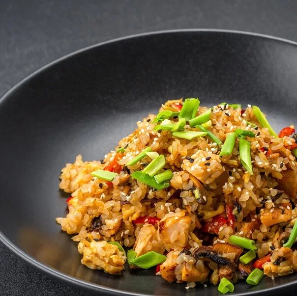 Рис с соевым соусом. Рис с овощами и соевым. Рис као пад. Рис с овощами и соевым. Рис тяхан.