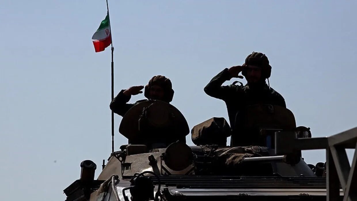 Иран Азербайджан военные маневры. Войска Ирана на границе с Азербайджаном. Иран учения. Иран военные учения.
