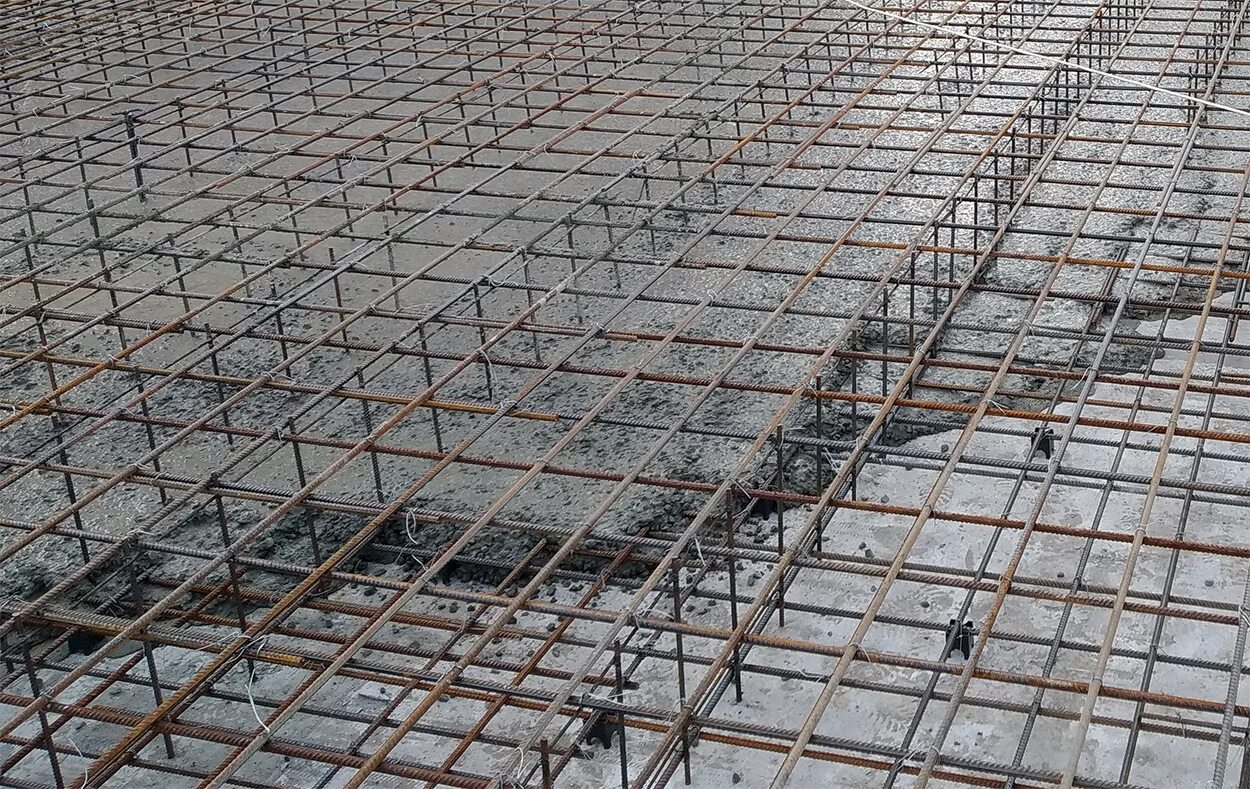 Заливка бетона с армированием цена за куб. Армированный бетон,м150 сетка. 150 Монолит арматура. 398 М2 армирование бетона. Сетка армировочная для бетона 200.