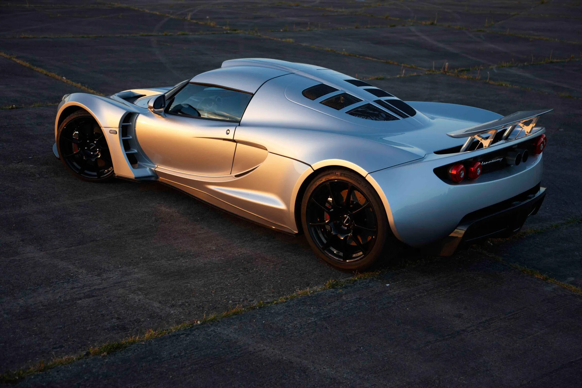 Hennessey venom gt 2011. Hennessey venom gt. Electric vehicle side view зтп. Ламборгини хуракан а4. Car view from above.