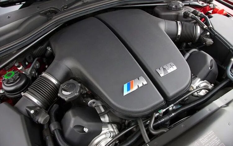 V10 BMW m5 мотор. BMW m5 e60 мотор. BMW m5 e60 v10 мотор. BMW m5 f10 двигатель.