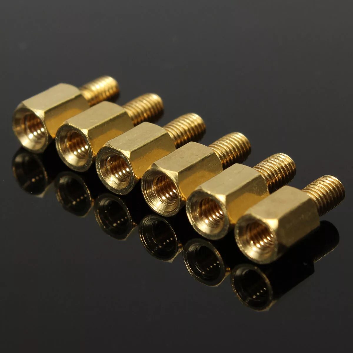 Alcasta m32 r15. Болтик м3 для материнской платы. Bmw x6 f16 r20. Бмв джип икс 6. Х5=32.