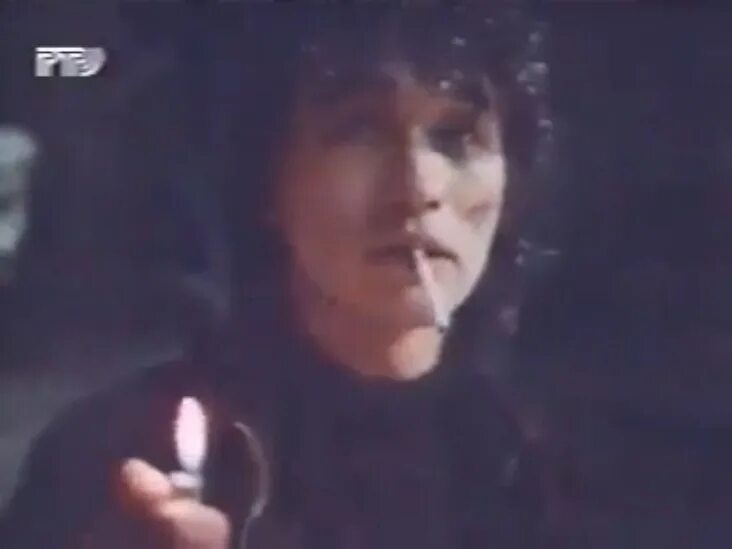 Виктор цой муравейник. Цой все подряд без перерыва. Виктор цой. Виктор цой. Виктор цой.