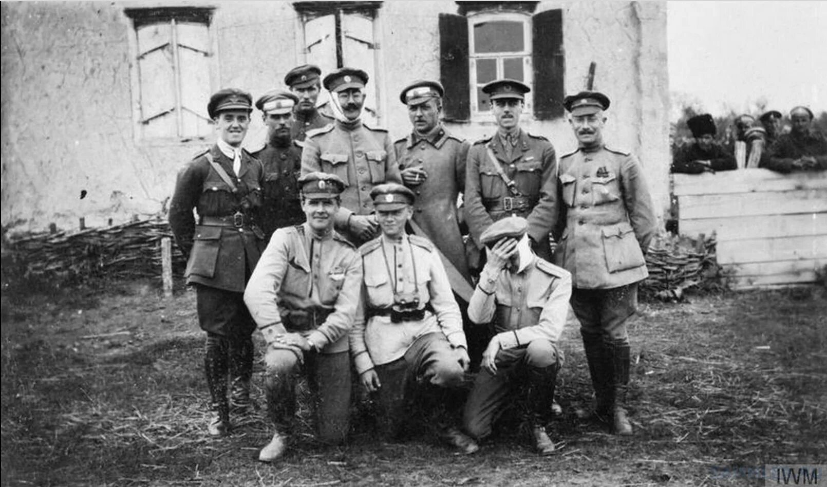 Офицеры 1 8. Белая армия 1919. Британские офицеры в России 1917. Белая армия 1917. Офицер белой армии 1917-1920.