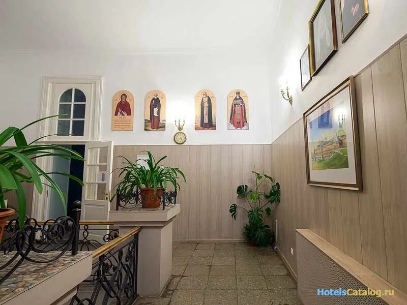 Дом паломника александро невская лавра. Гостиница ирис александро-невской лавры. Лавра петербург гостиница. Дом паломника александро невская лавра. Александро-невская лавра федоровский корпус.