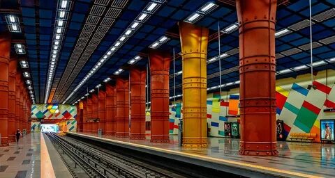 Оранжевая станция метро