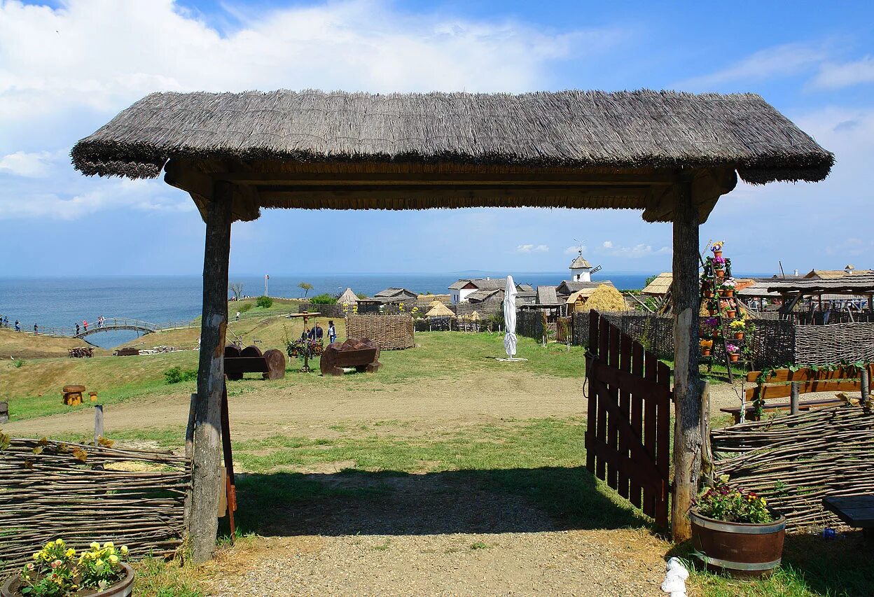 Ст тамань краснодарский. Атамань Казачья станица. Станица Тамань Краснодарский край. Казачья станица Атамань Краснодарский край. Синица Тамань Краснодарский край.