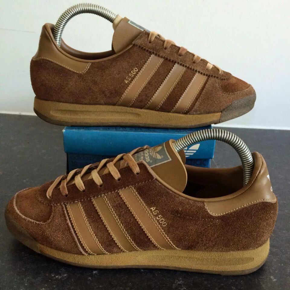 Adidas brown. Кроссовки адидас as520. Адидас АС 520. Sumba adidas коричневые. Adidas ZX 850 замша коричневая.