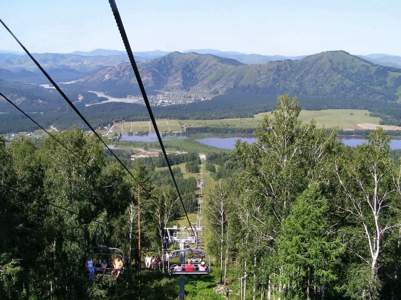 гора синюха манжерок подъемник. гора малая синюха горный алтай. озеро манжерок горный алтай. манжерок горный алтай подъемник. горный алтай манжерок недорого.