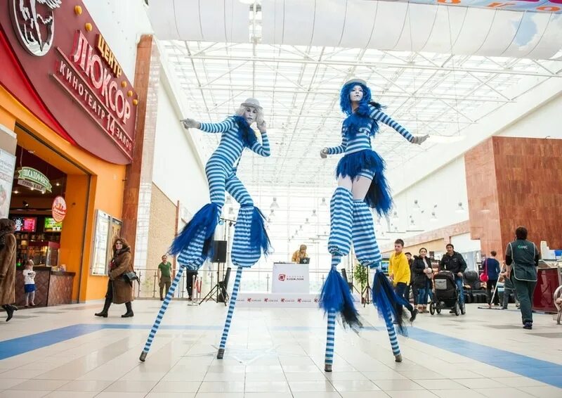 Костюмы для шоу. Айкон фрик шоу. Встреча гостей аниматоры. Свадьба в стиле фрекшоу. Фрик шоу москва.