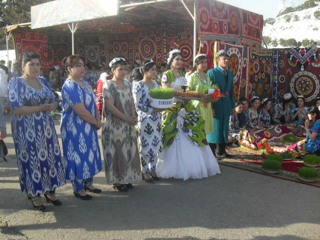 Навруз что это за праздник кто отмечает. С праздником Навруз. Праздник Навруз в Узбекистане. Казахи Навруз. Фото с праздником Навруз.