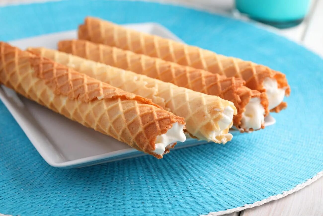 вафельные трубочки с кремом чиз. трубочки со сливками гавана-ролен. трубочки со сгущенкой трубочки со сгущенкой. трубочки со сливками гавана-ролен. крем для трубочек со сгущенкой.