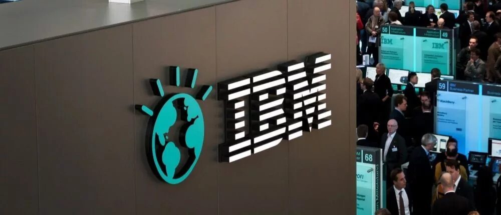 Айбиэм. IBM компания. Американская Корпорация IBM. Американская фирма IBM логотип. Самый маленький компьютер в мире IBM.