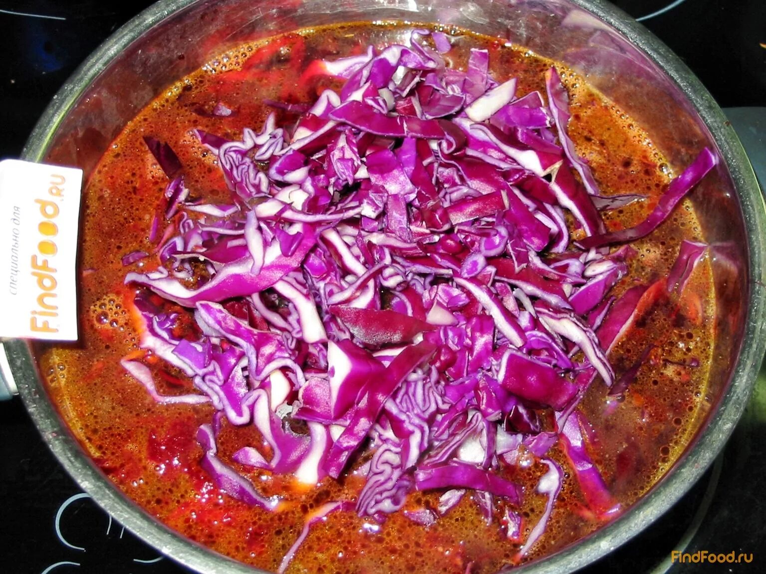 Щи из краснокочанной капусты. Можно ли варить борщ из краснокочанной капусты. Борщ из красной капусты. Суп из краснокочанной капусты борщ. Щи с краснокочанной капустой.