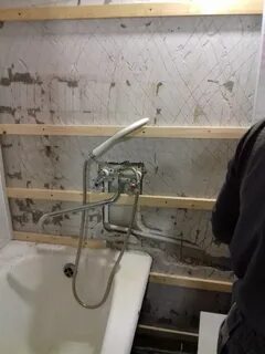 Как прикрепить ванну к панелям