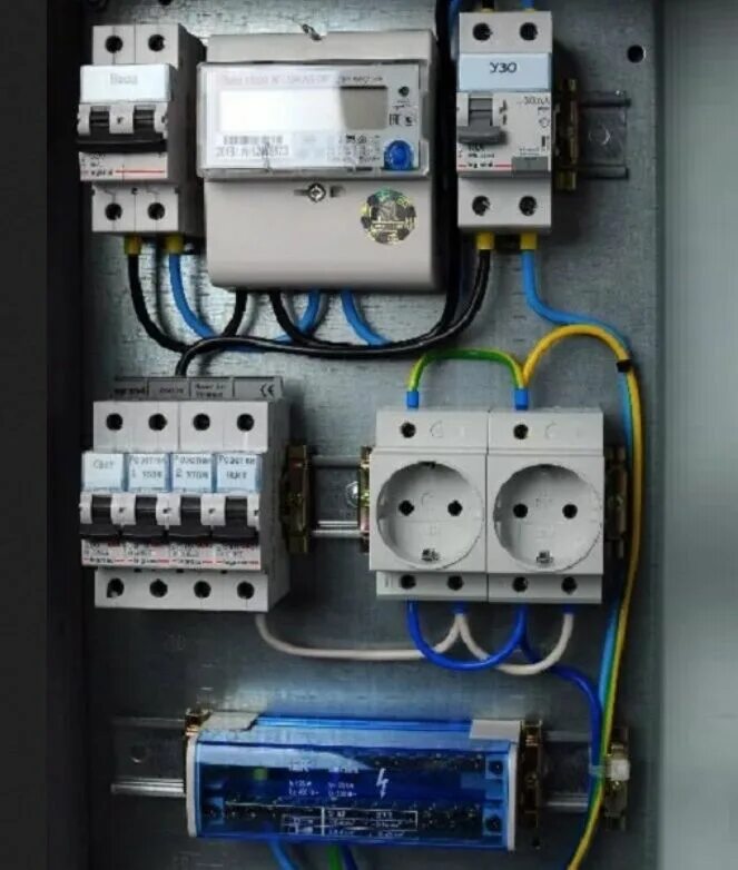 схема последовательного соединения проводов. последовательное соединение источников напряжения схема. формулы сопротивления тока и напряжения при параллельном. последовательная схема подключения потребителей тока. параллельное соединение потребителей в электрической цепи.