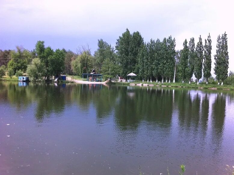 Озеро Латошинка Волгоград. Пруд Латошинка Волгоград. Озеро на Латошинке Волгоград. Санаторий Латошинка.