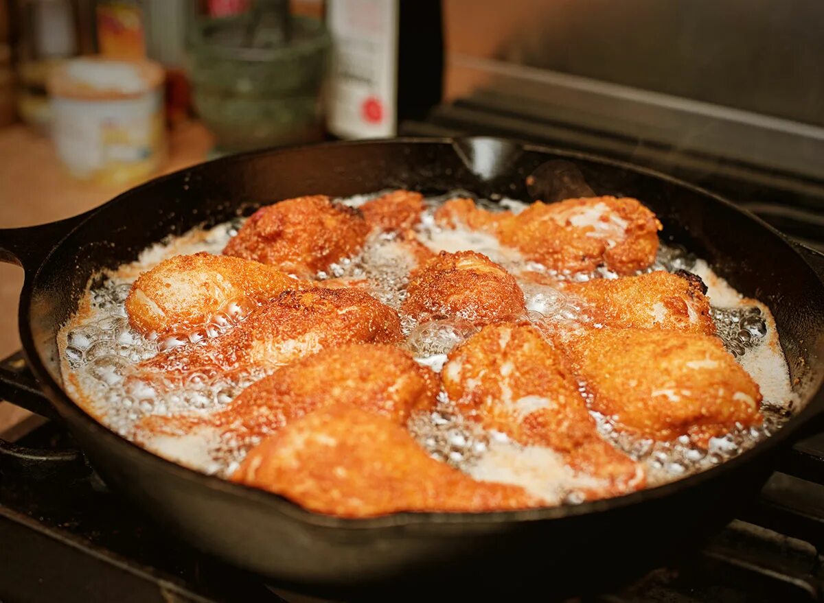 Frying Pan. Fry in the Pan. Испорченная сковорода. Skillet frying.