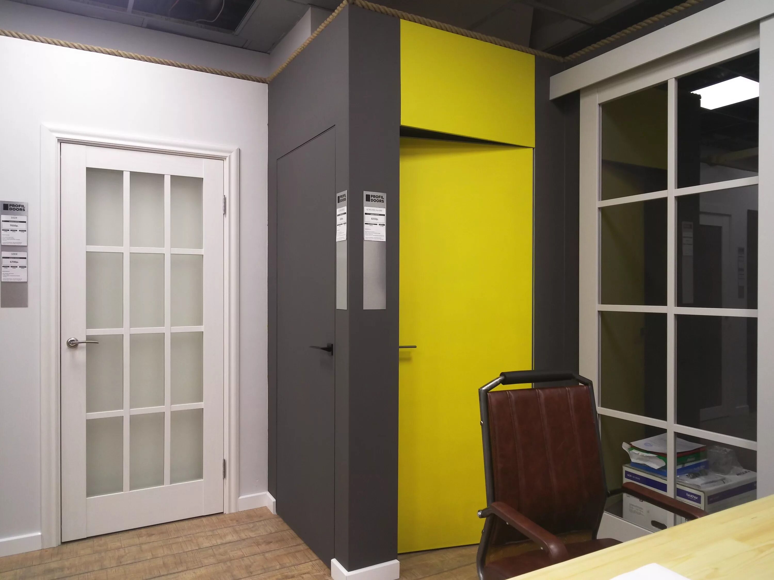 Дорс этаж. Двери invisible profil doors. дверь с фрамугой профиль дорс. профиль дорс invisible. скрытая дверь профиль дорс под покраску.