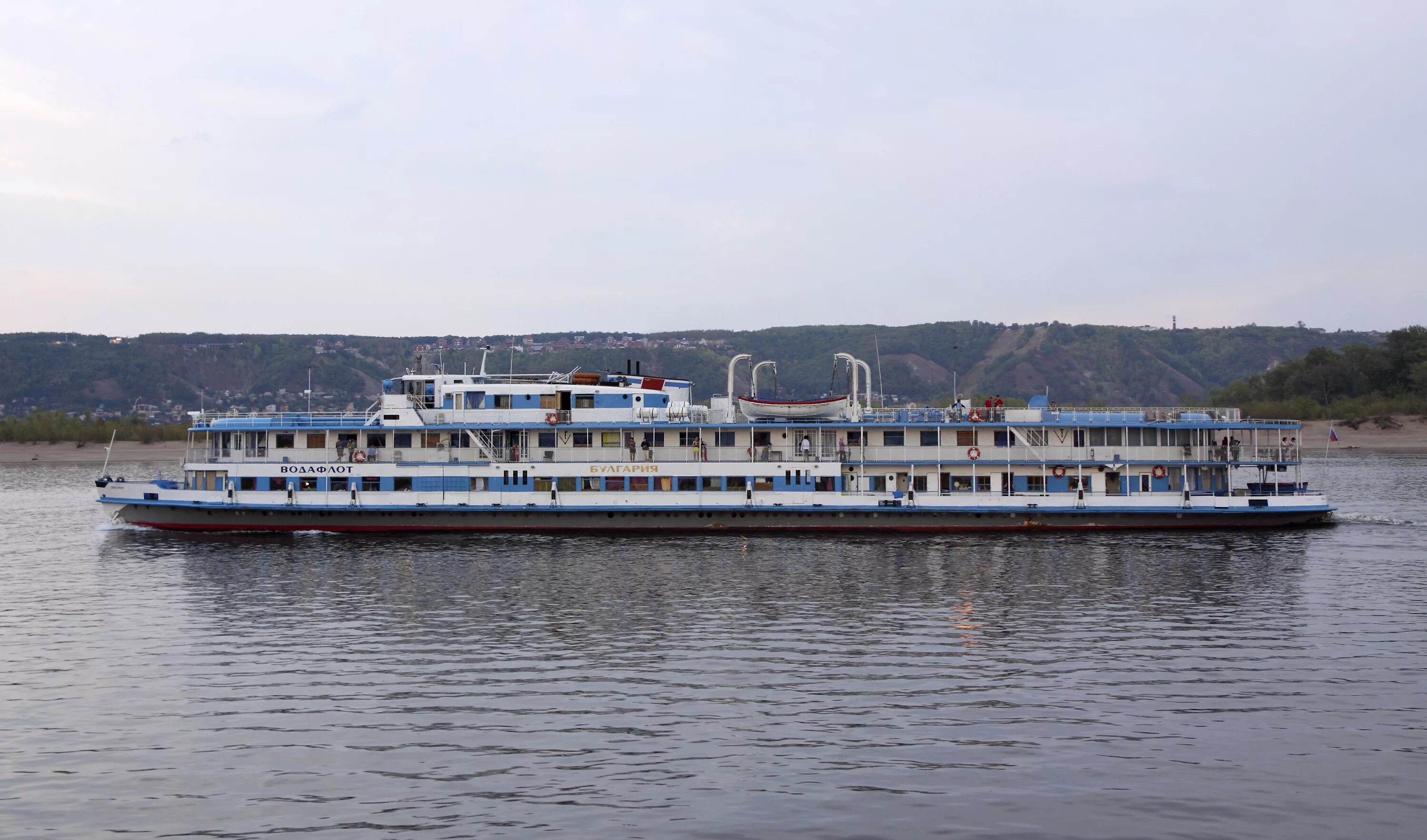 Корабль Булгария. Теплоход Булгария. Куйбышевское водохранилище Булгария. Булгария теплоход катастрофа. Теплоход утонет