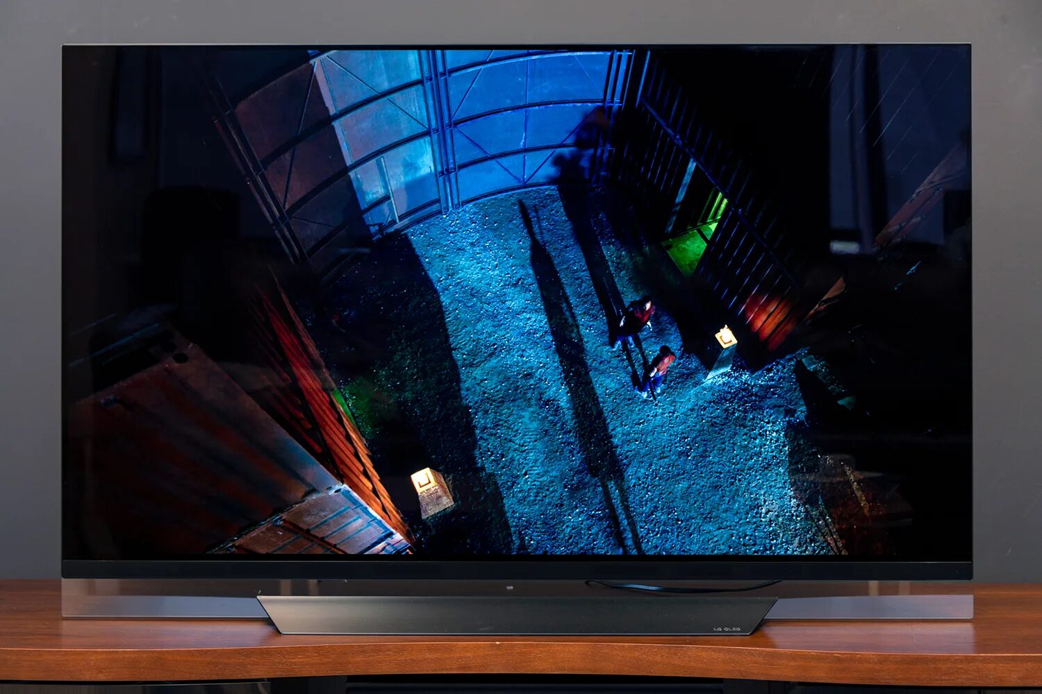 Лучший oled телевизор. Lg oled 55e8pua. oled куб. телевизор oled lg oled55e8 56.4&quot; (2018). lg oled клеится.