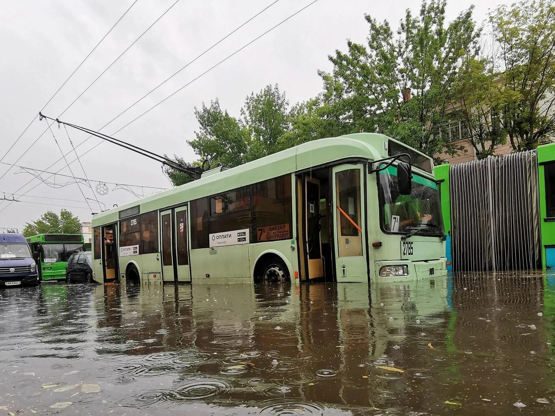 Гомель потоп. Улицы после дождя. Ливень. Наводнение.