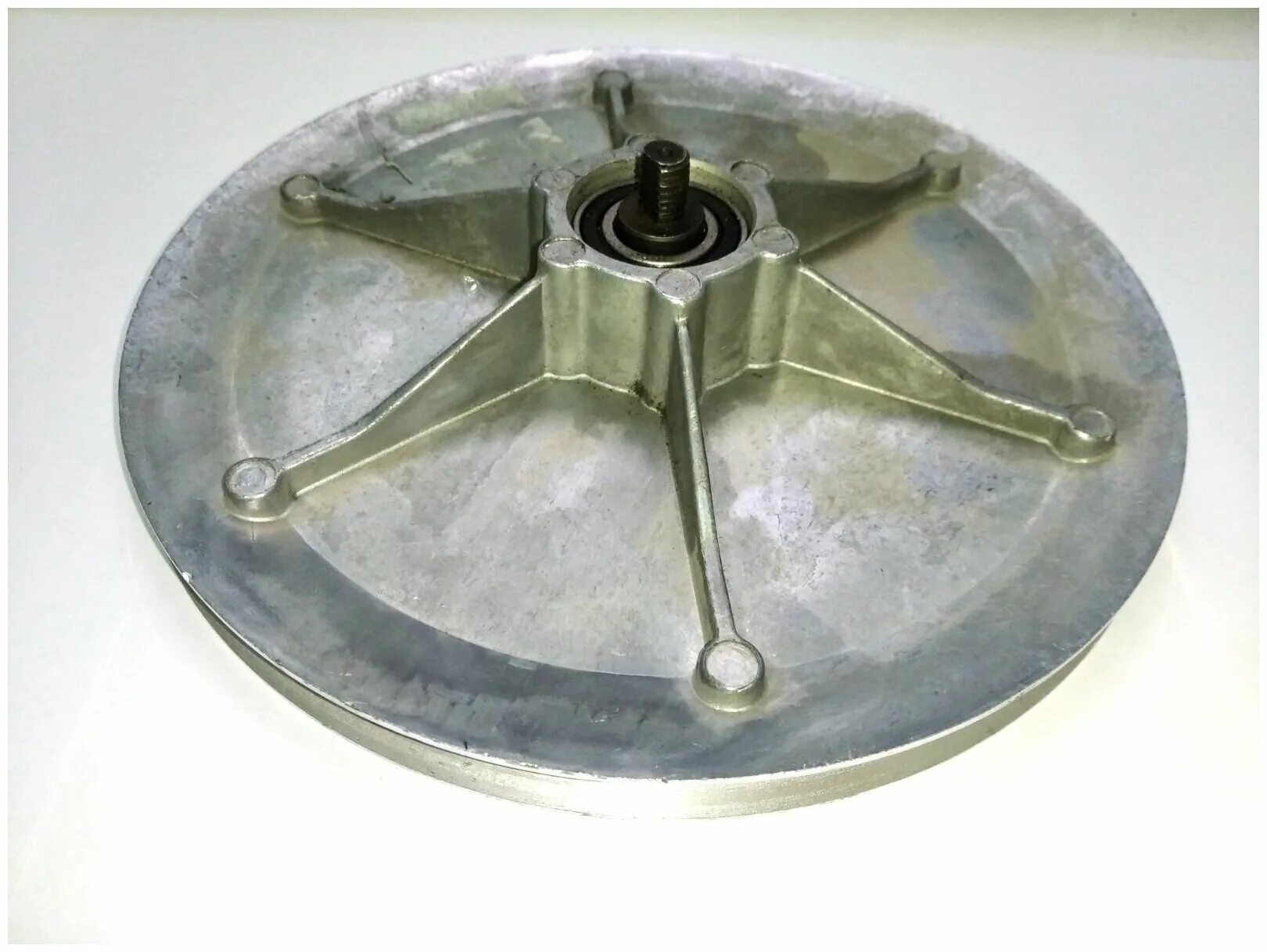 Шкив ремня привода хода sj-010a (внутр. Шкив привода хода st556-1376е,gs5562 большой, champion, sj-010. Шкив ремня привода хода. Шкив привода хода снегоуборщика хутер 4100. Шкив привода хода снегоуборщика 208 мм, в сборе,.