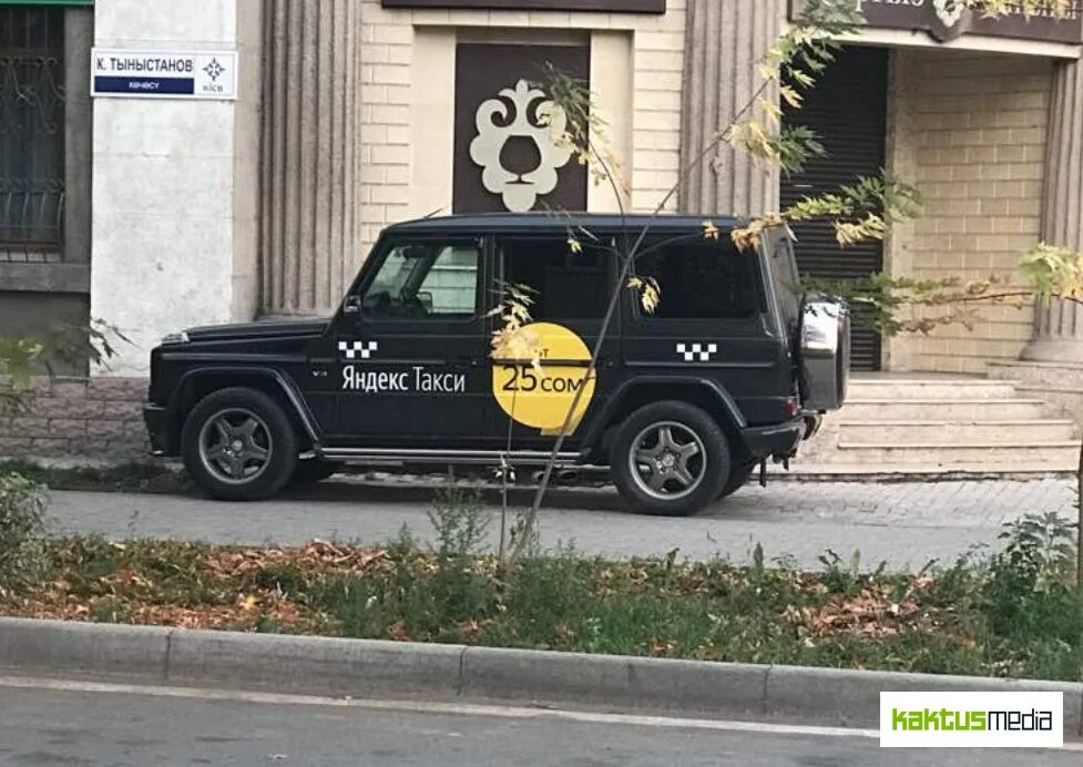 такси на гелике. гелик мерседес такси. гелендваген яндекс такси. гелик ночью. гелик такси в москве.