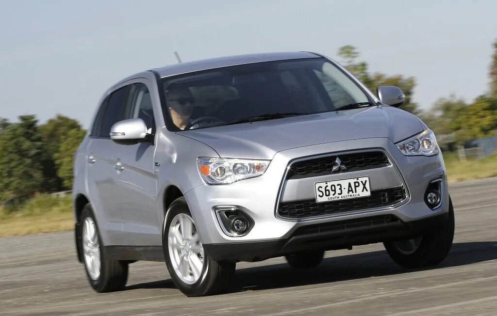 Плюсы mitsubishi. Mitsubishi ASX 2013. Митсубиси АСХ 2013. Мицубиси АСХ 2013. Митсубиси ASX 2013.