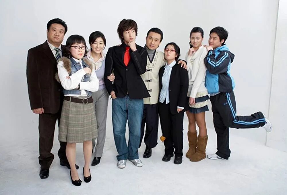 Дата выхода серий пожалуйста будь моей семьей. Дата выхода серий пожалуйста будь моей семьей. Семья моего мужа турецкий сериал. Freshman дорама. Новый король дорама рюджин.