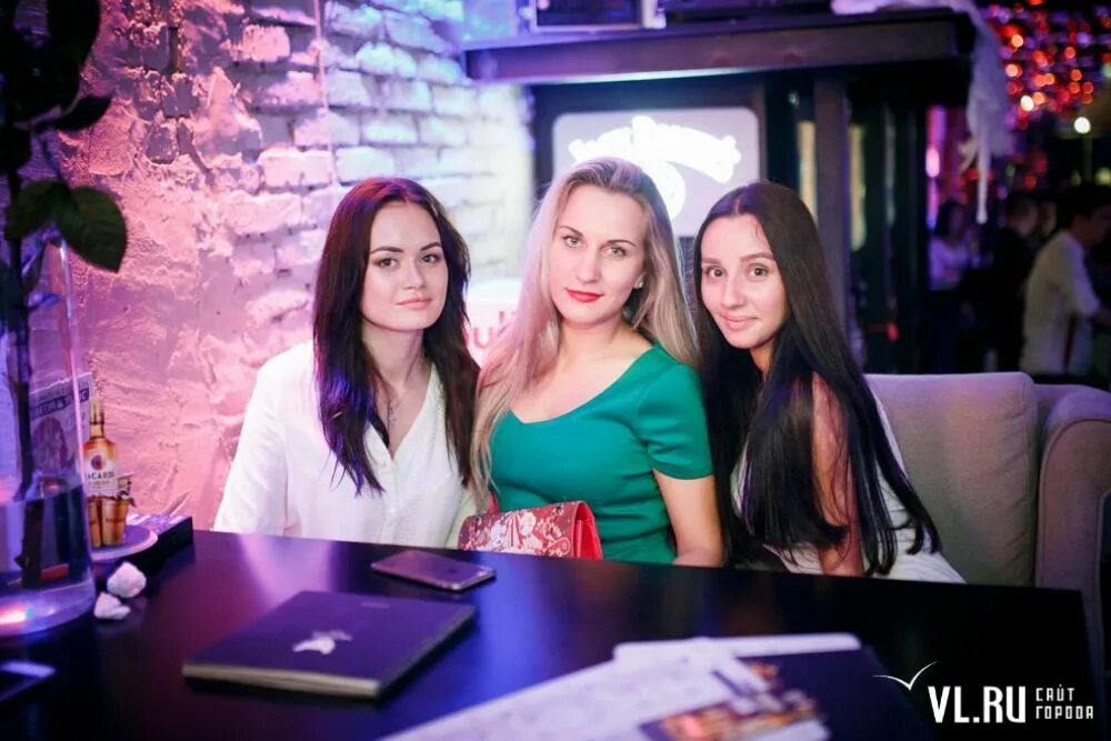 Shaobar владивосток. Настаиваю бар. Стрит бар одежда владивосток. Disco 90 бар новослободская. Мур бар кстово.