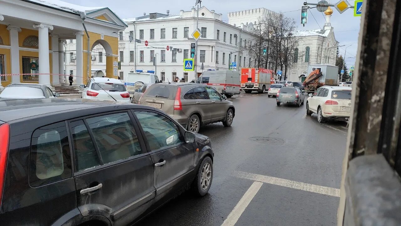 Аварийная ярославль телефон. Ярославль центр. Места в Ярославле. Торговый переулок Ярославль 2005 год.